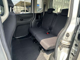 後部座席も広くなっているため、小さなお子様や足の不自由な方がいても乗り降りがしやすくなっております!