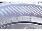 タイヤの製造年・週の表記、2025年製のタイヤのようです、タイヤ代が高騰している昨 、新しいタイヤなのは嬉しい