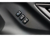 運転席のシートポジションメモリー機能は、登録済みの運転者と交代しても、シートポジションの変更の手間がかかりません。