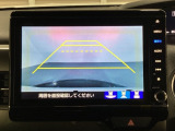 バックでの車庫入れも安心です! リアカメラが付いているバックモニター付のナビを装備しております。操作線もついており距離感も画面から確認できます。