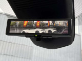 スマートルームミラーで定員乗車時や大きな荷物があっても後方視界が確保できます。