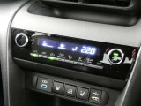 オートエアコンは、設定温度に自動で調整してくれるので車内は、いつも快適にしてくれます。