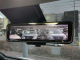 大好評「インテリジェントルームミラー」!車両後方のカメラ映像がミラーに映るので、乗員や荷物が多くても安心♪夜間や悪天候の日でもクリアな映像で視界良好です◎