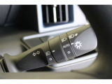 車外の明るさに応じて、自動的にライトの点灯、消灯をしてくれます。