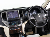 使いやすさや安全性を追求したステアリング周り!高級車ゆえにスイッチ類が多いのも特徴ですね!考え尽くされた配置ですぐに使いこなす事が出来ますのでご安心下さい!是非、体感してみて下さい!!