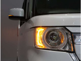 前だけでなくサイドや後ろにも気づいてもらいやすい『ドアミラーウインカー』装備のお車です!周りの車にウインカー、ハザードを気づいてもらえるので安心、安全です!