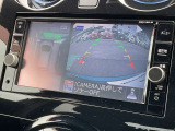 まるで真上から見ているような、視認性の良いアラウンドビューモニターです。駐車が苦手な方でもこれでらくらく駐車できますよ。