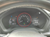 クルーズコントロール、ステアリングリモコンスイッチも付いておりますので運転中の操作も楽々ですよ!