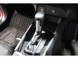 扱いやすい位置に配置されたフロアオートマチックです☆CVTを採用で滑らかでスムーズな走りが楽しめますよ♪