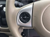 【ステリモ】ステアリングリモコンスイッチにてオーディオ操作可能となっております。運転にも集中できます。