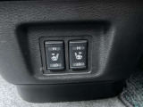 運転席、助手席にシートヒーターございます。