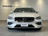 走行わずか200kmのV60 Ultra B4でございます。