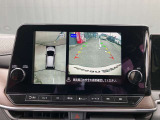 アラウンドビューモニター 駐車場での車庫入れや狭い道路での走行にカメラで確認が出来るので安心です。