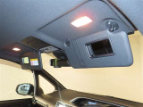 運転席・助手席バニティーミラー・照明付きサンバイザー