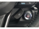ステアリングヒーターを装備しています。冬の寒い季節に重宝する機能で、30分後に自動的にOFFになるタイマー機能付きです。