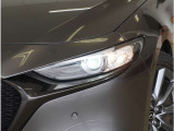 【LEDヘッドライト】省電力で長寿命の明るく運転しやすいLEDヘッドランプです。明るく照らすので暗い夜道からお客様を守ってくれます。お近くの広島マツダまでお越しください。