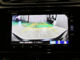【バックカメラ】駐車時に後方がリアルタイム映像で確認できます。大型商業施設や立体駐車場での駐車時や、夜間のバック時に大活躍!運転スキルに関わらず、今や必須となった装備のひとつです!