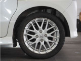 アルミホイール装着車です!これで足元まわりもおしゃれにきまります!