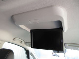 後席モニター付いてます。