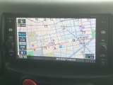 日産純正メモリーナビ付きで、遠くのお出かけの心強い味方です♪Bluetooth,CD,DVD装備で色々な音楽ソースが楽しめ直感的に操作できるタッチパネル♪