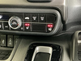 運転席/助手席シートヒーターで寒い日もすぐに温かくなり快適に過ごせます。2段階の温度調整が可能です