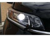 LEDヘッドライトで夜間の視認性も高く、更にオートライト搭載で、車外の明るさを感知し自動でライトを点消灯します。またエンジンOFFにすれば一緒に消灯し、消し忘れやトンネル走行時などに非常に重宝します!