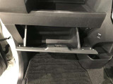 グローブボックス。