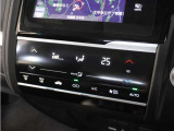 ◆オートエアコン装備◆ お好みの温度を設定をするだけで、後は、自動で風量を調節してくれます!快適にドライブが楽しめます。