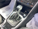 スタイリッシュなシフト回りになっています。