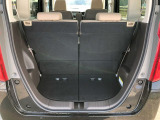 フル乗車でもしかっり荷物を収納できるラゲッジスぺ-スです。普段の買い物でもしかっり積める十分な荷室スペ-スが確保されています。