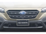 フロントグリルもスバル専用のデザインでお洒落です。