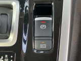 オートブレーキホールド  ブレーキペダルから足を離しても自動的にブレーキ力が保持されるので、信号待ちなどで便利です