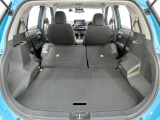 後席を倒した状態でのトランクビューです。
