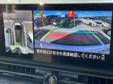 アラウンドビューモニター装備です。小さなお子様も見逃さないのでお出かけ時も安心です。