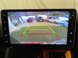 見えづらい車体後方部を映像で映し出してしっかりサポート!難しいバック駐車も安心です♪
