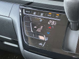 オートエアコンもついておりますので、快適な温度で運転が出来ます。
