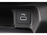 ナビと外部機器を接続するためのUSB差込口を備えています!