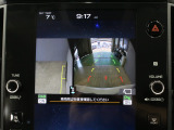 【全周囲カメラ】車両の前後,左右4つのカメラで映した周囲の映像をナビゲーション画面に表示します♪停めにくい駐車場や狭い道路でもドライバーの死角を減らすことで運転をサポート!