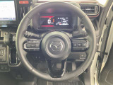 運転席廻りの様子です。ハンドルスイッチで純正オーディオの基本操作等も可能です☆
