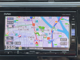ホンダ純正(メモリタイプ)インターナビを装備しております。オーディオソースはAM、FM、CD、DVD、TV、BT接続がご使用いただけます。