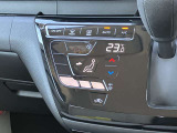 オートエアコンもついておりますので、快適な温度で運転が出来ます。