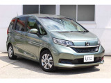 人気のフリードが入庫しました!7人乗車可能で大家族でもしっかり運んでくれます!ぜひこの機会にお問合せ・ご来店お待ちしております!