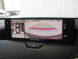 360&deg;ビューモニターを搭載しています。パーキングセンサーと合せてお使いいただくことで、安全、安心にお車の取り回しを行っていただけます。