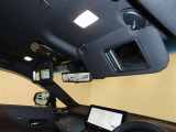 運転席・助手席バニティミラー&照明付サンバイザー