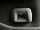 後席USB接続が可能です。スマホ充電もできます。