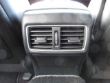 後部座席にエアコン吹き出し口あります