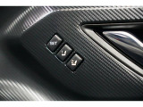 運転席のシートポジションメモリー機能は、登録済みの運転者と交代しても、シートポジションの変更の手間がかかりません。