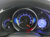 とっても見やすいメーターです。夜間時はラグジュアリーな気分にさせてくれる照明が魅力ですので、夜のドライブも楽しみになりますよ♪
