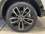 アルミホイール付!鉄ホイールと違って軽いので燃費にも影響してきます。ガソリンの高騰に少しは貢献します!デザインもさり気なく、スタイリッシュな感じとなっています。