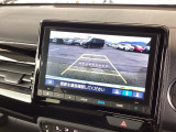 バックも安心のバックカメラ付いています。バックカメラがあると、いつでも安全にバックできますね。死角も減ります。